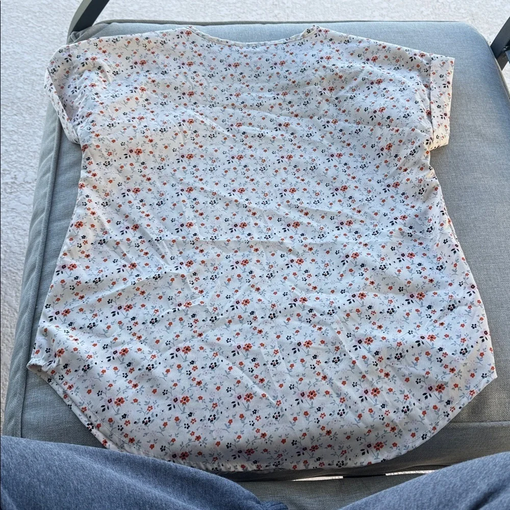 Floral Button-Shoulder Top - Picture 2 of 3